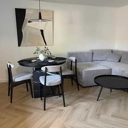Slow Apartment