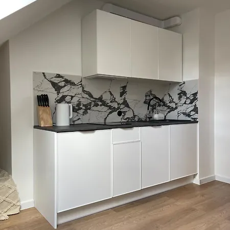 Slow アパート Dziemiany